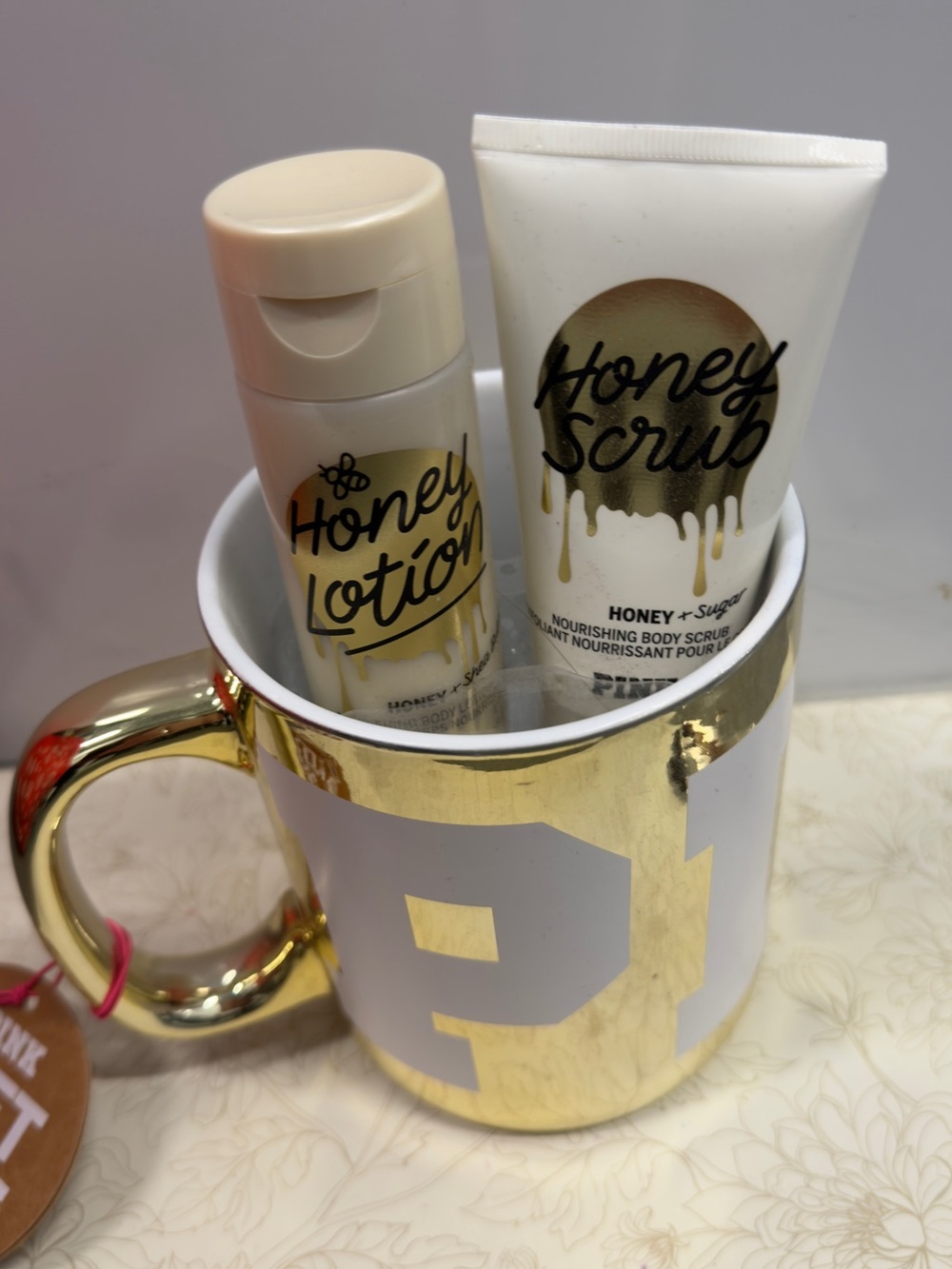 Victoria’s Secret Gold Mug Gift Set